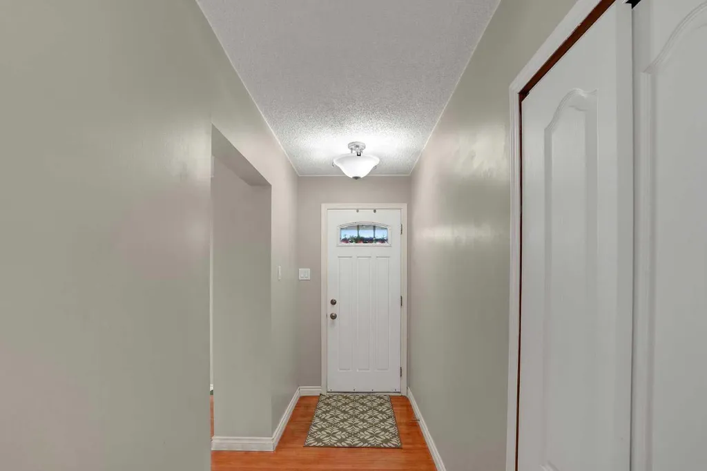 10315 8 Street SW Calgary AB T2W 0H2