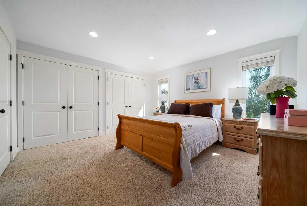 76 Somerset Place SE Medicine Hat AB T1B0H1