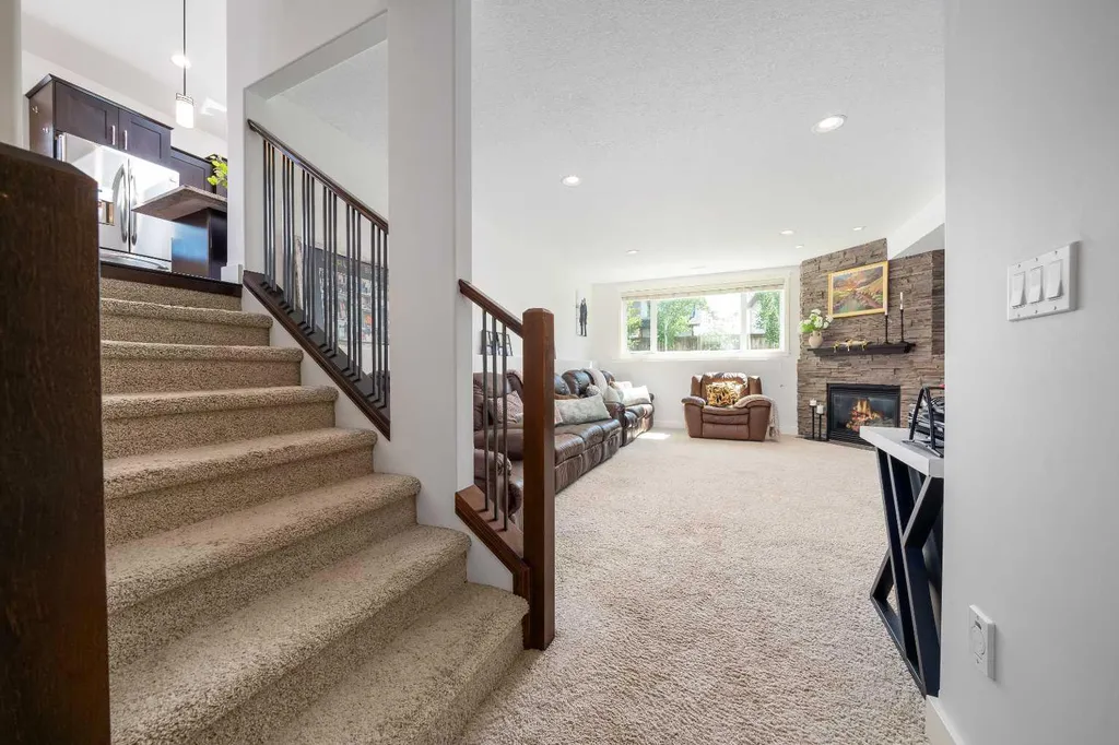 76 Somerset Place SE Medicine Hat AB T1B0H1