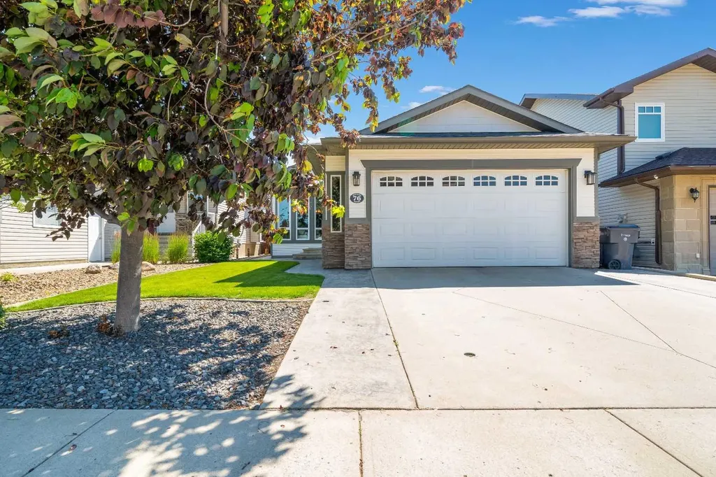 76 Somerset Place SE Medicine Hat AB T1B0H1