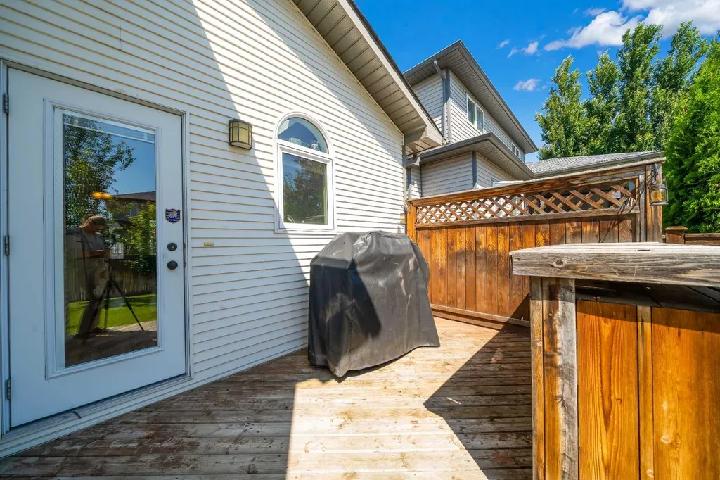76 Somerset Place SE Medicine Hat AB T1B0H1