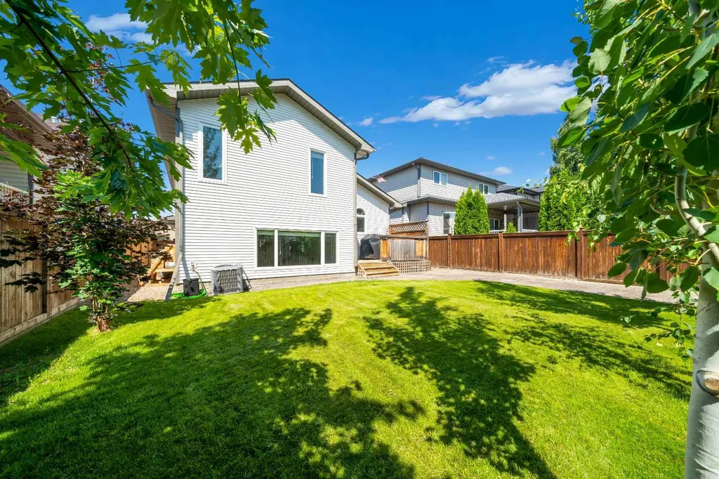 76 Somerset Place SE Medicine Hat AB T1B0H1