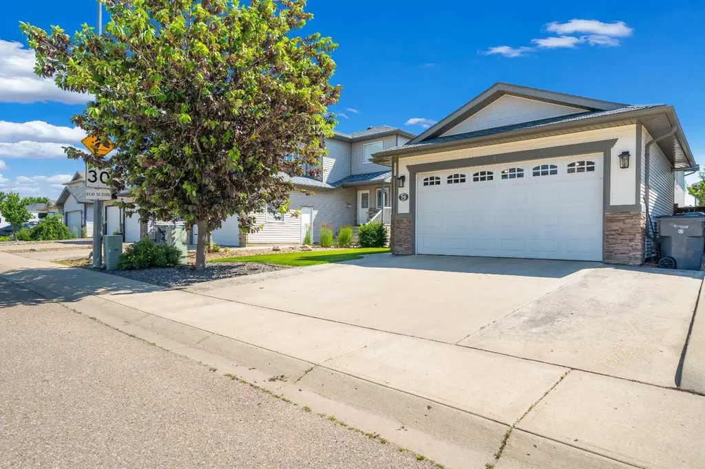 76 Somerset Place SE Medicine Hat AB T1B0H1