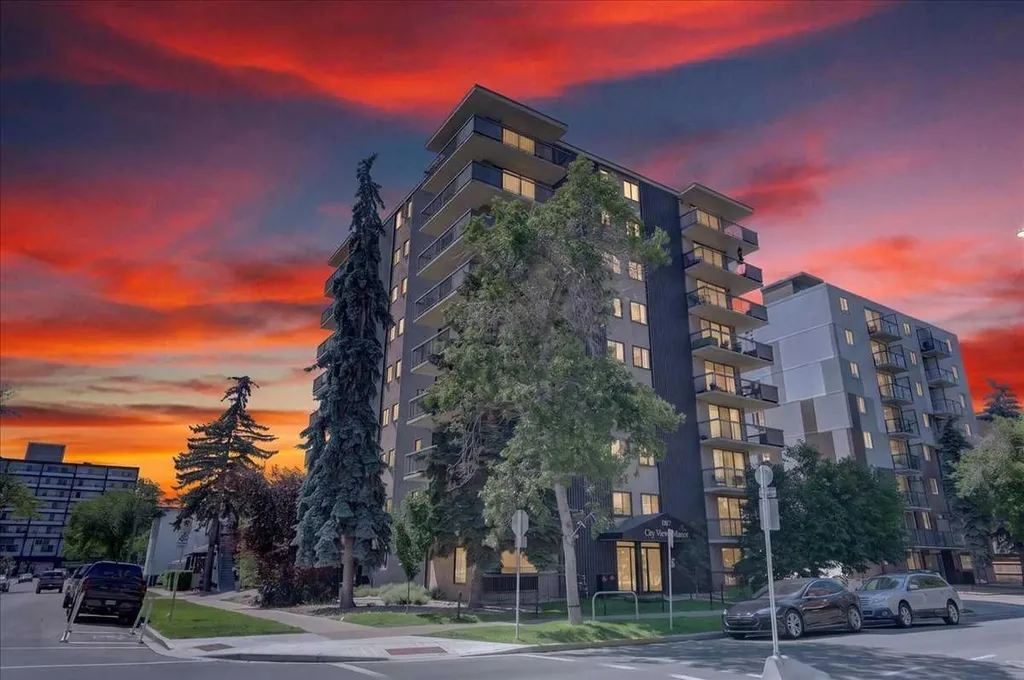 1107 15 Avenue SW Calgary AB T2R 0S8