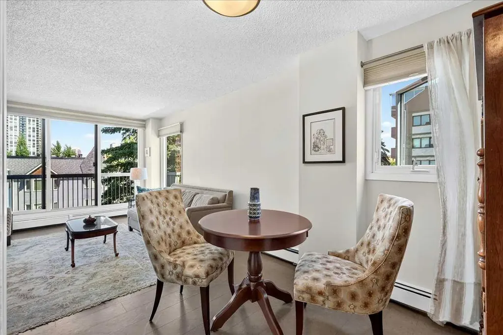1107 15 Avenue SW Calgary AB T2R 0S8