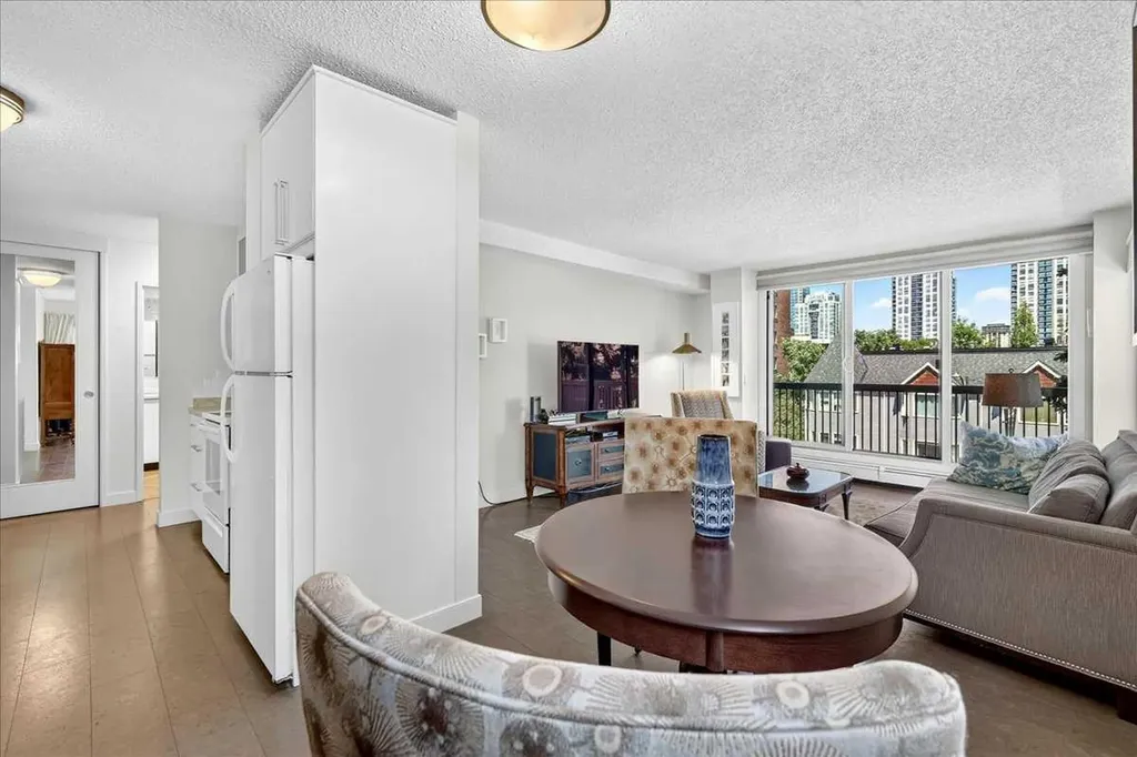 1107 15 Avenue SW Calgary AB T2R 0S8