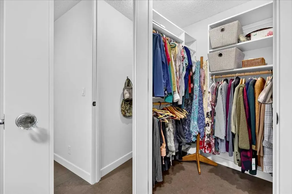 1107 15 Avenue SW Calgary AB T2R 0S8