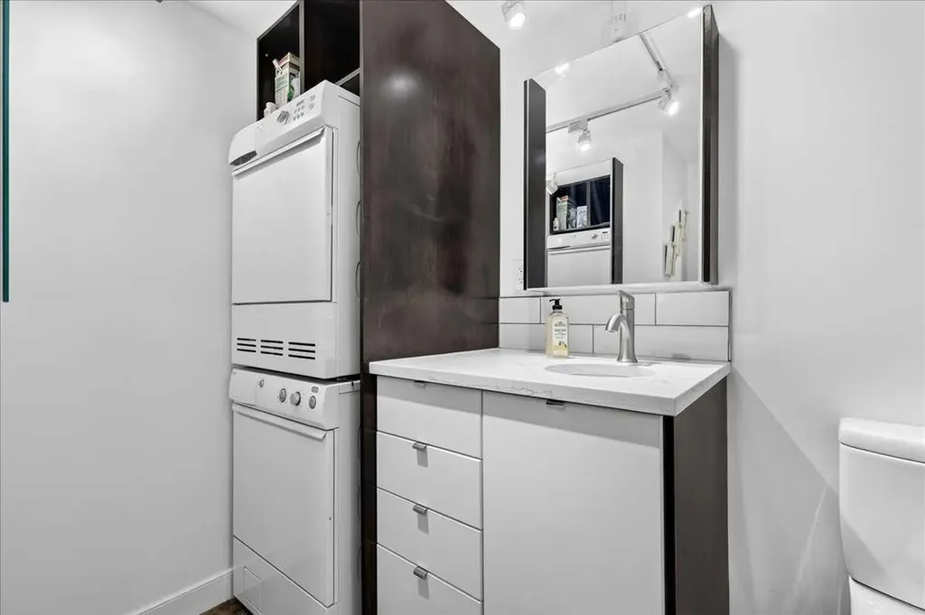 1107 15 Avenue SW Calgary AB T2R 0S8