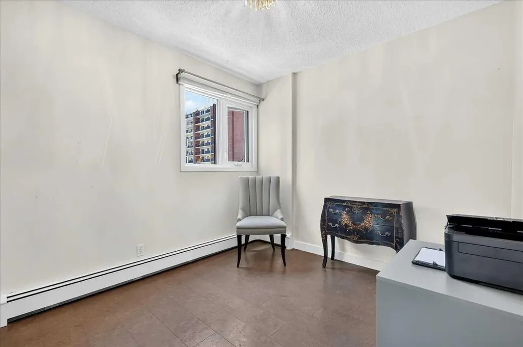 1107 15 Avenue SW Calgary AB T2R 0S8