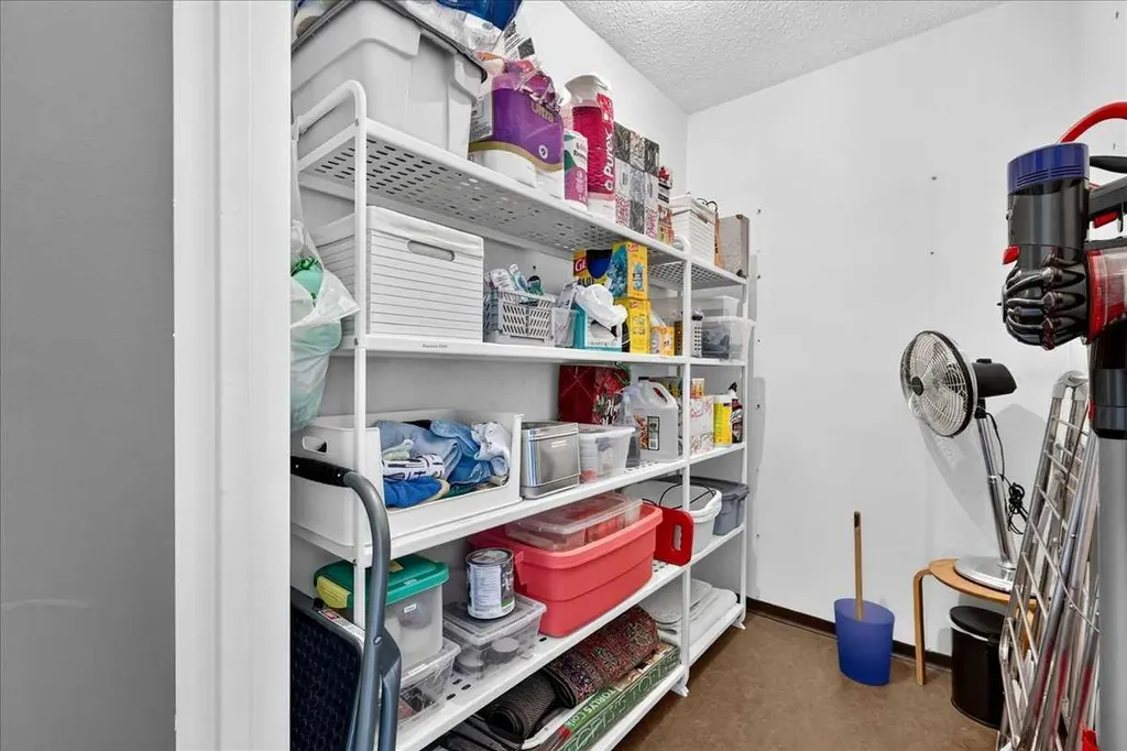 1107 15 Avenue SW Calgary AB T2R 0S8
