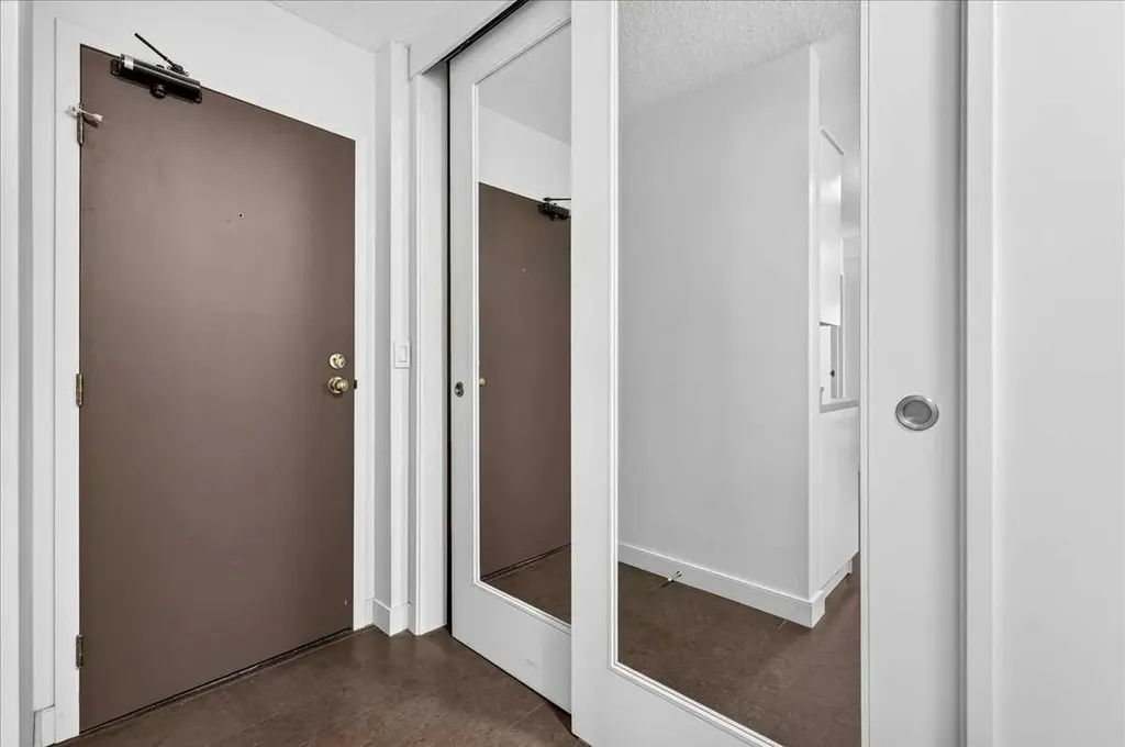 1107 15 Avenue SW Calgary AB T2R 0S8