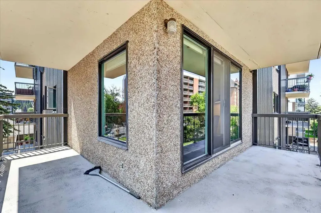1107 15 Avenue SW Calgary AB T2R 0S8