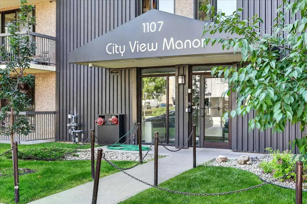 1107 15 Avenue SW Calgary AB T2R 0S8