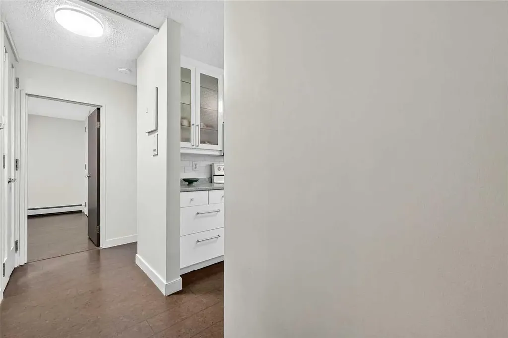 1107 15 Avenue SW Calgary AB T2R 0S8