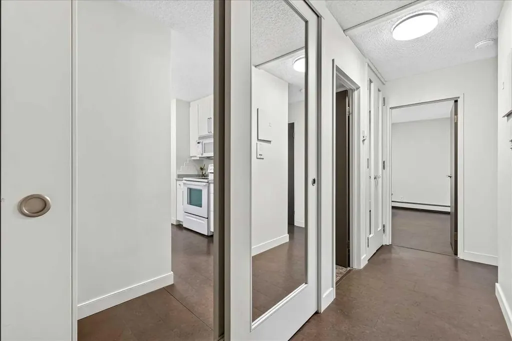 1107 15 Avenue SW Calgary AB T2R 0S8