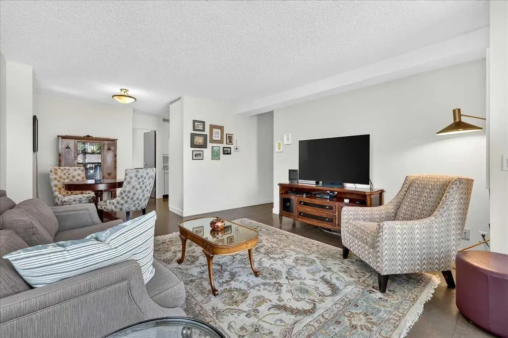 1107 15 Avenue SW Calgary AB T2R 0S8