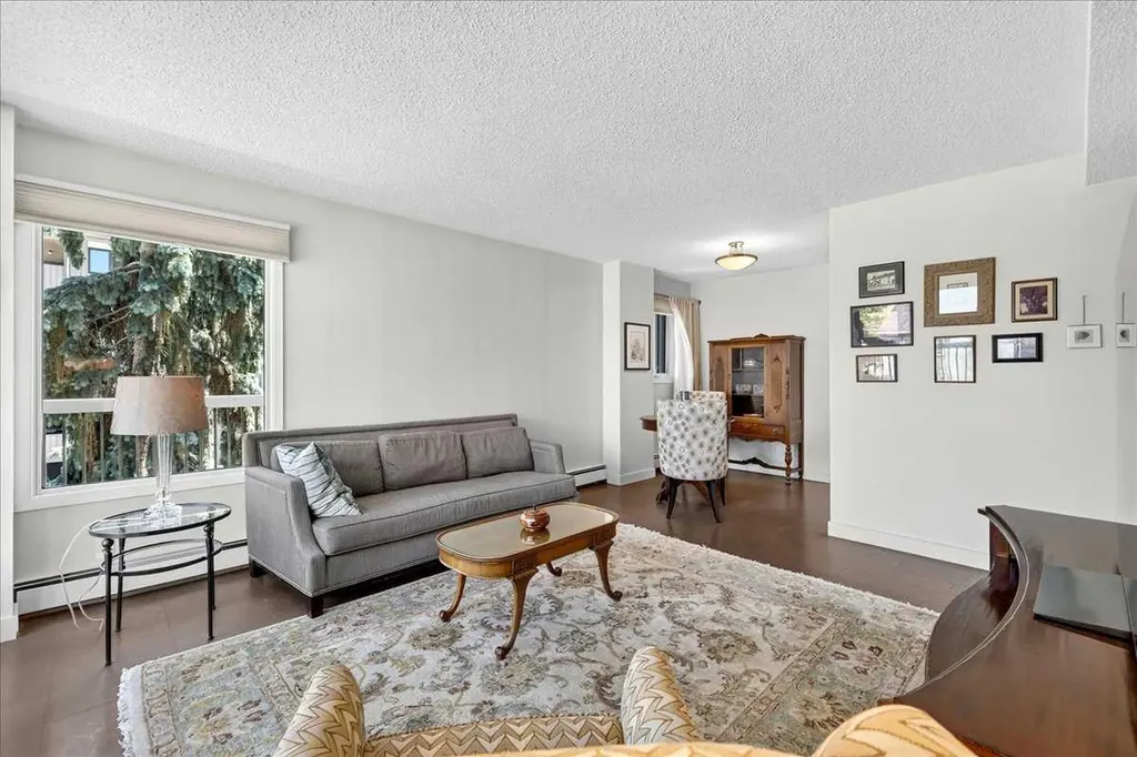 1107 15 Avenue SW Calgary AB T2R 0S8