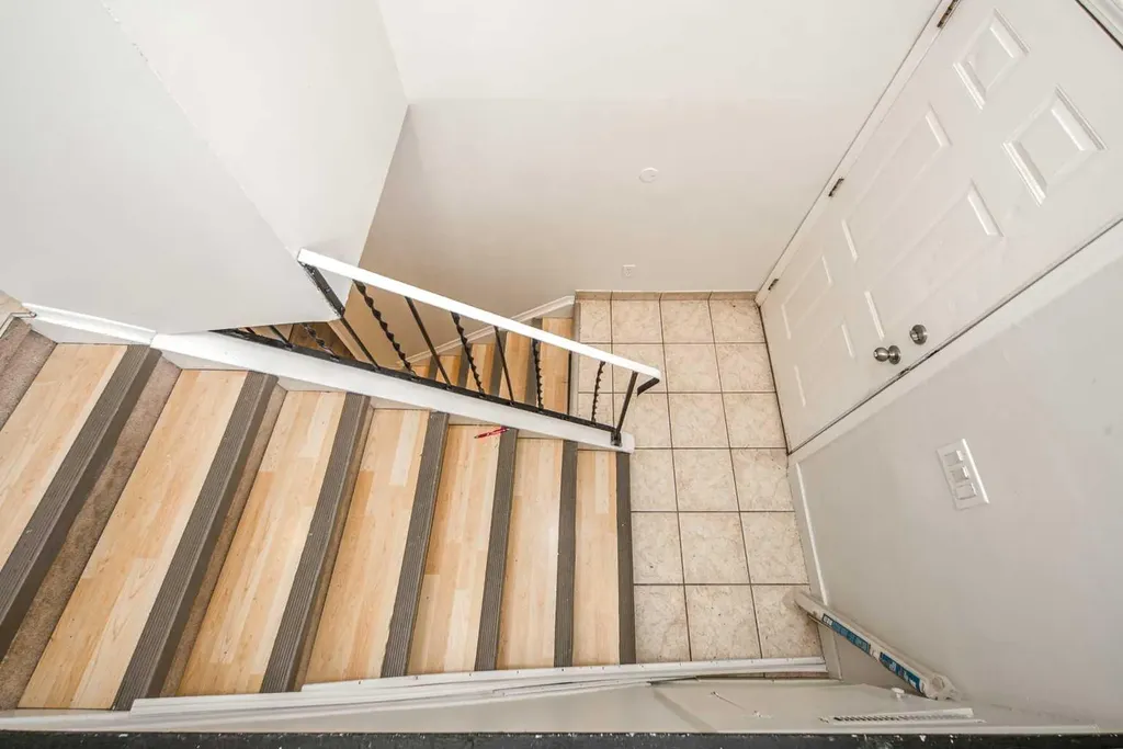 4523 73 Street NW Calgary AB T3B2M3