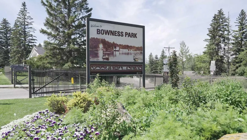 4523 73 Street NW Calgary AB T3B2M3