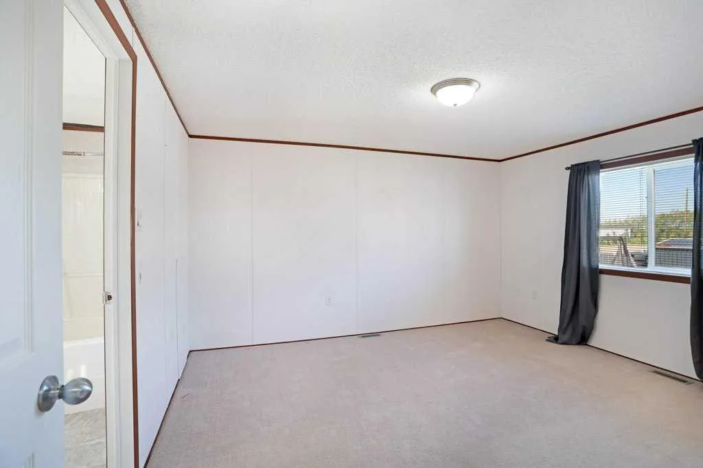 349 Railway Avenue Duchess AB T0J0Z0