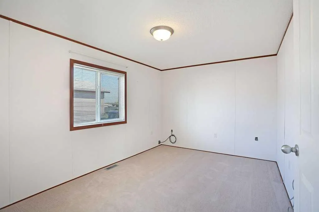 349 Railway Avenue Duchess AB T0J0Z0
