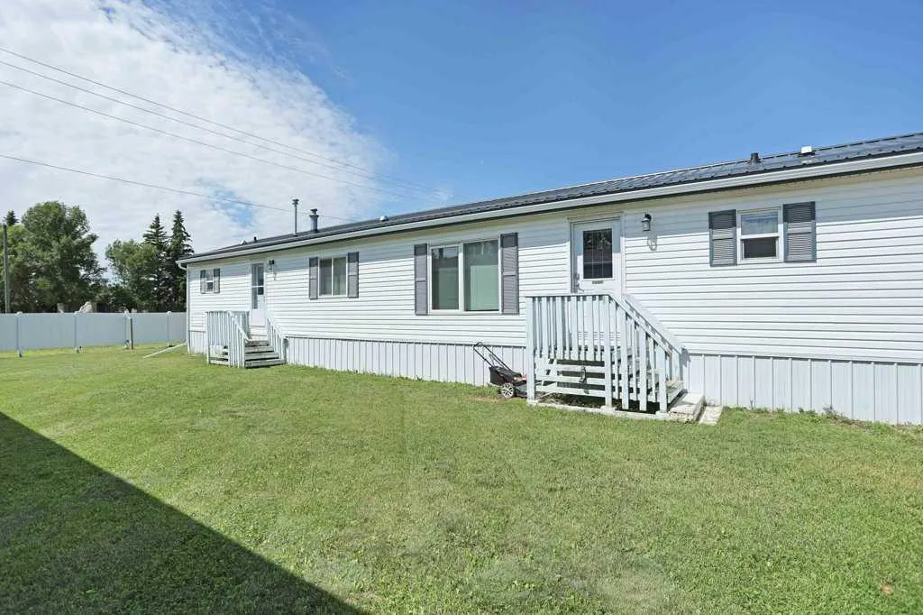 349 Railway Avenue Duchess AB T0J0Z0