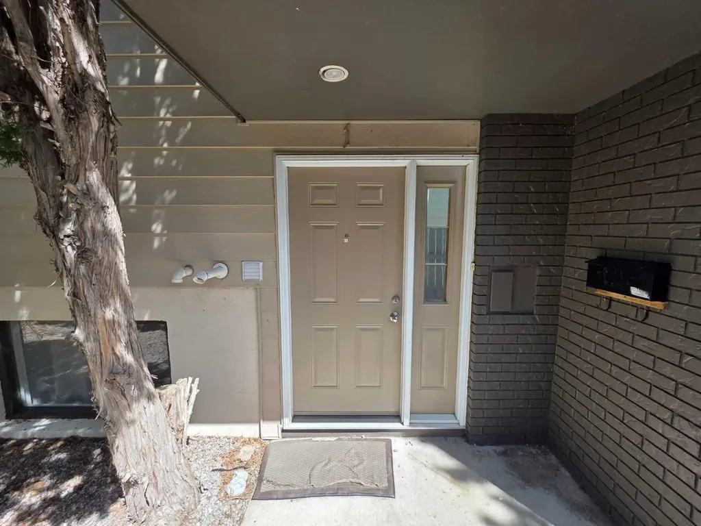 3514 20 Avenue S Lethbridge AB T1k 4G4