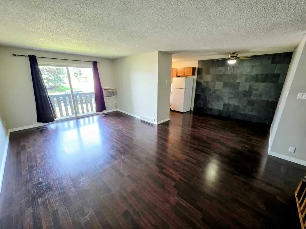 3514 20 Avenue S Lethbridge AB T1k 4G4