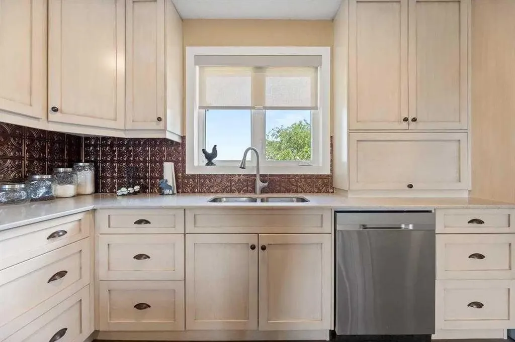 28537 Township Road 334 Rural Mountain View County AB T4H 4B1