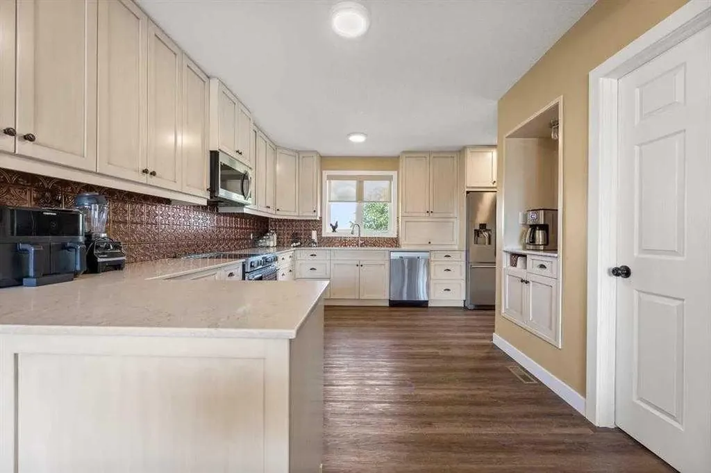 28537 Township Road 334 Rural Mountain View County AB T4H 4B1