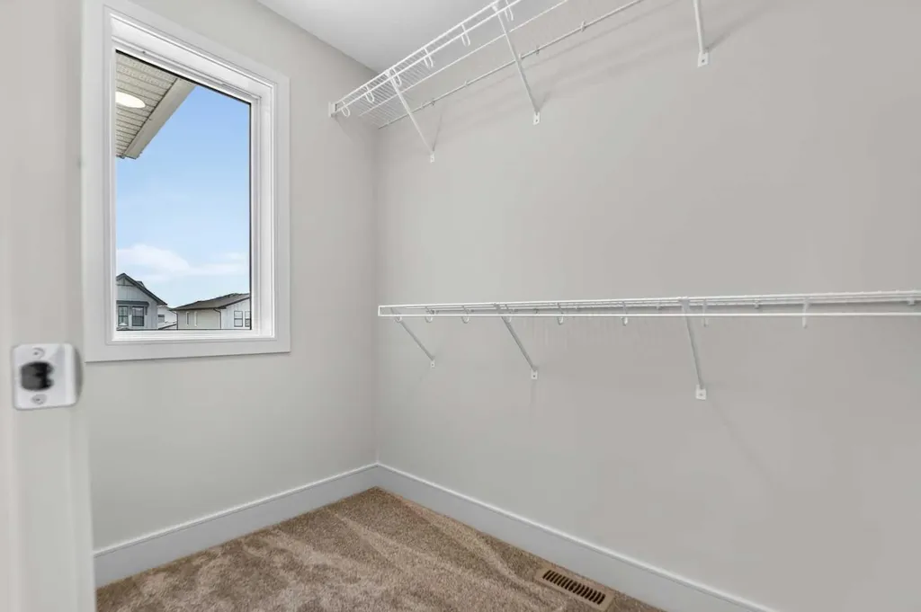 2526 44 Street S Lethbridge AB T1K 8L6