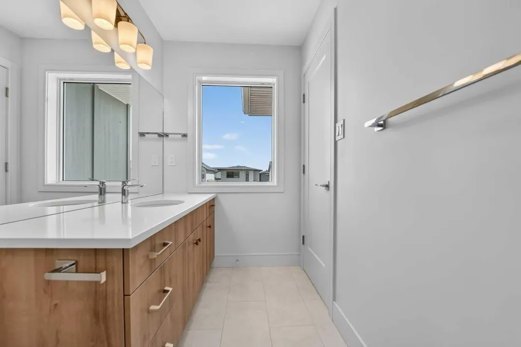 2526 44 Street S Lethbridge AB T1K 8L6