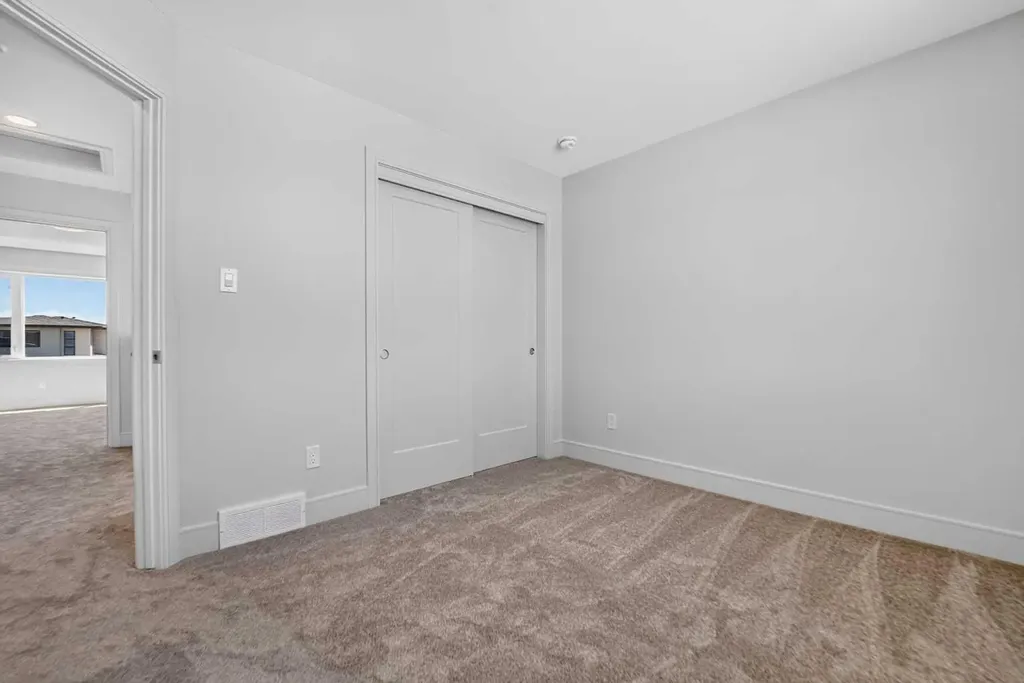 2526 44 Street S Lethbridge AB T1K 8L6