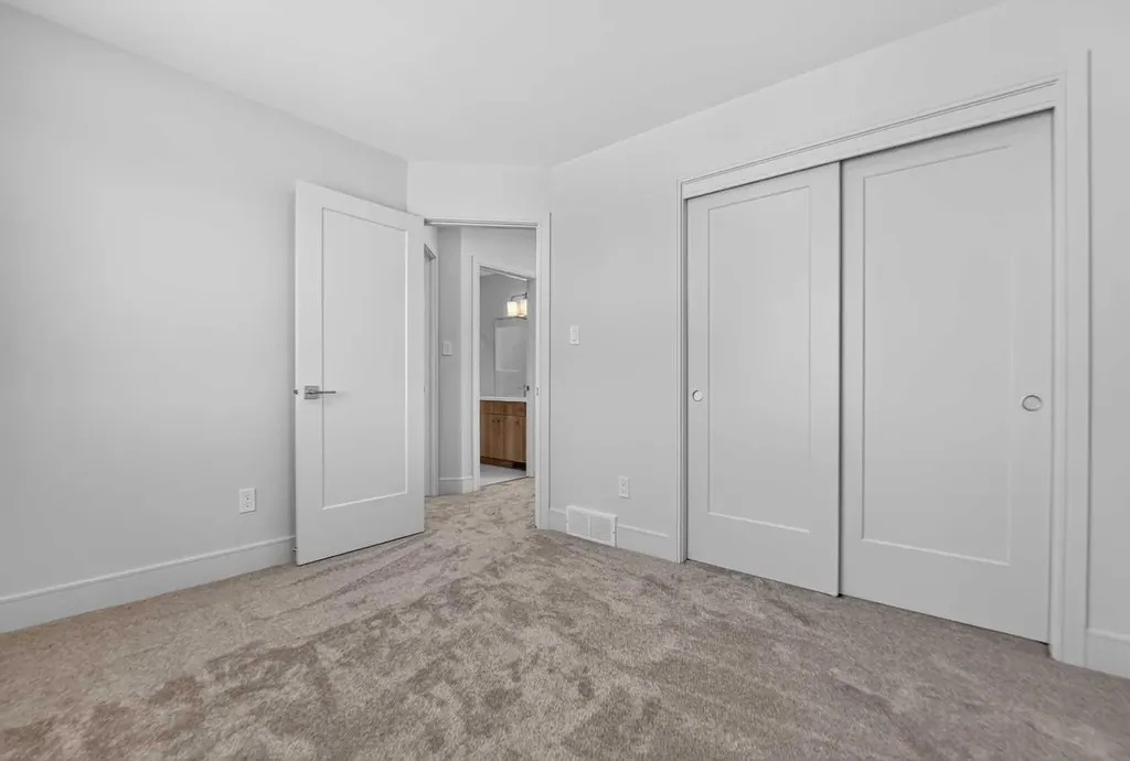2526 44 Street S Lethbridge AB T1K 8L6