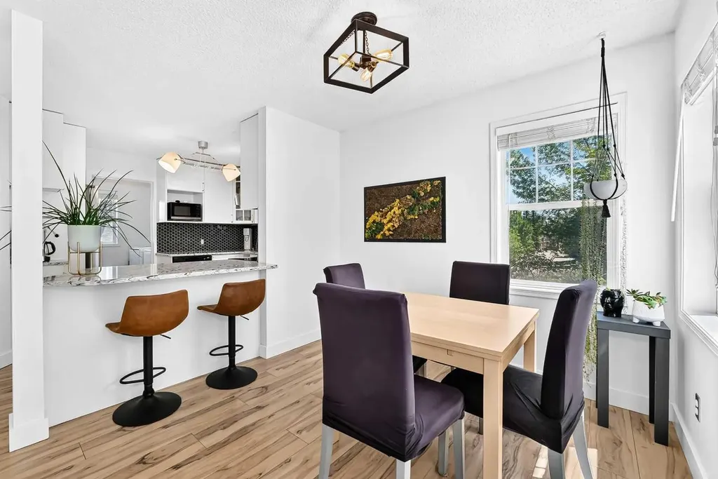 7171 Coach Hill Road SW Calgary AB T3H 3R7