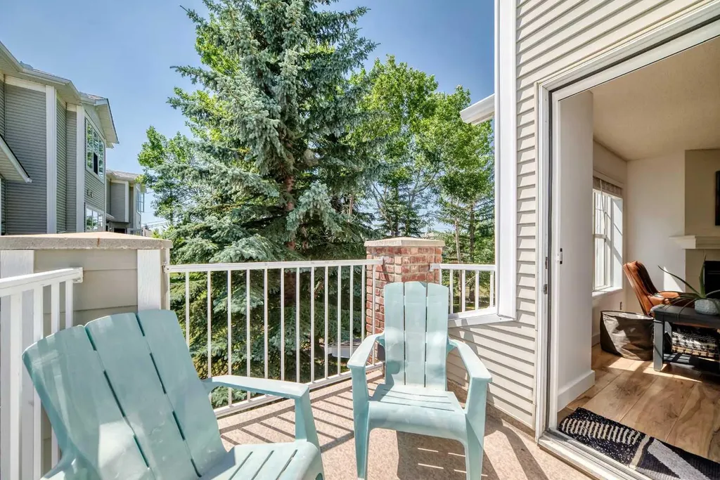 7171 Coach Hill Road SW Calgary AB T3H 3R7