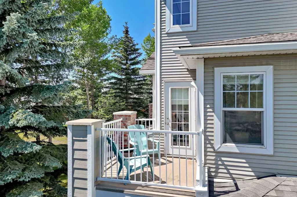 7171 Coach Hill Road SW Calgary AB T3H 3R7