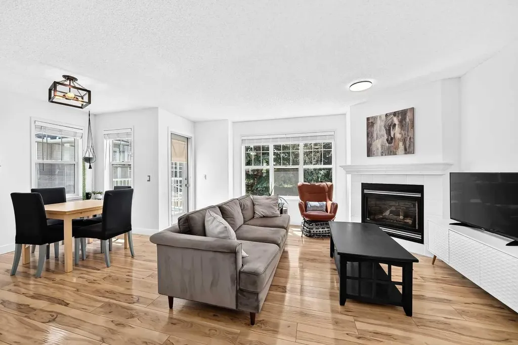 7171 Coach Hill Road SW Calgary AB T3H 3R7