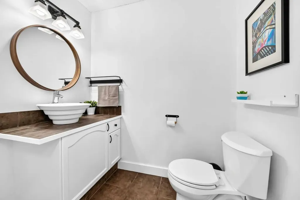 7171 Coach Hill Road SW Calgary AB T3H 3R7