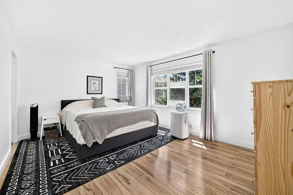 7171 Coach Hill Road SW Calgary AB T3H 3R7