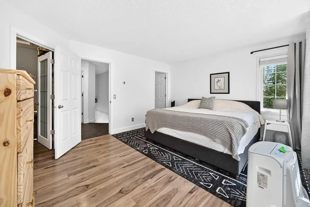 7171 Coach Hill Road SW Calgary AB T3H 3R7