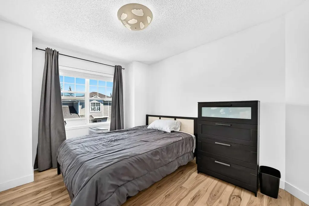 7171 Coach Hill Road SW Calgary AB T3H 3R7