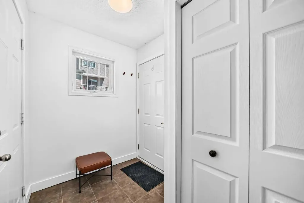 7171 Coach Hill Road SW Calgary AB T3H 3R7