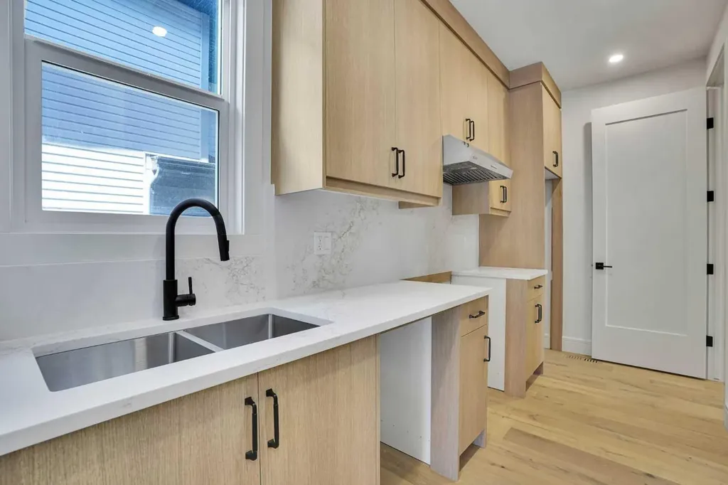 287 Waterford Road Chestermere AB T1X 3B3