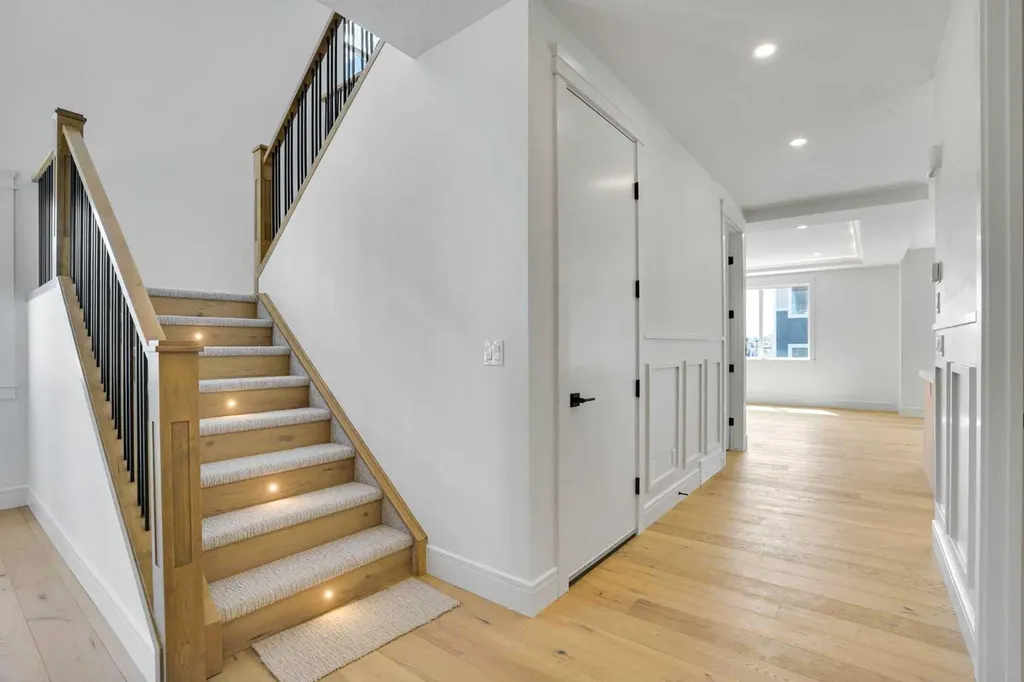 287 Waterford Road Chestermere AB T1X 3B3