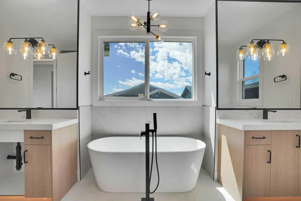287 Waterford Road Chestermere AB T1X 3B3