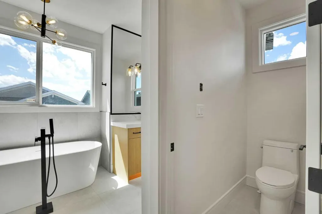 287 Waterford Road Chestermere AB T1X 3B3