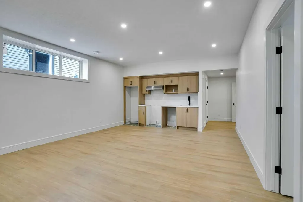 287 Waterford Road Chestermere AB T1X 3B3