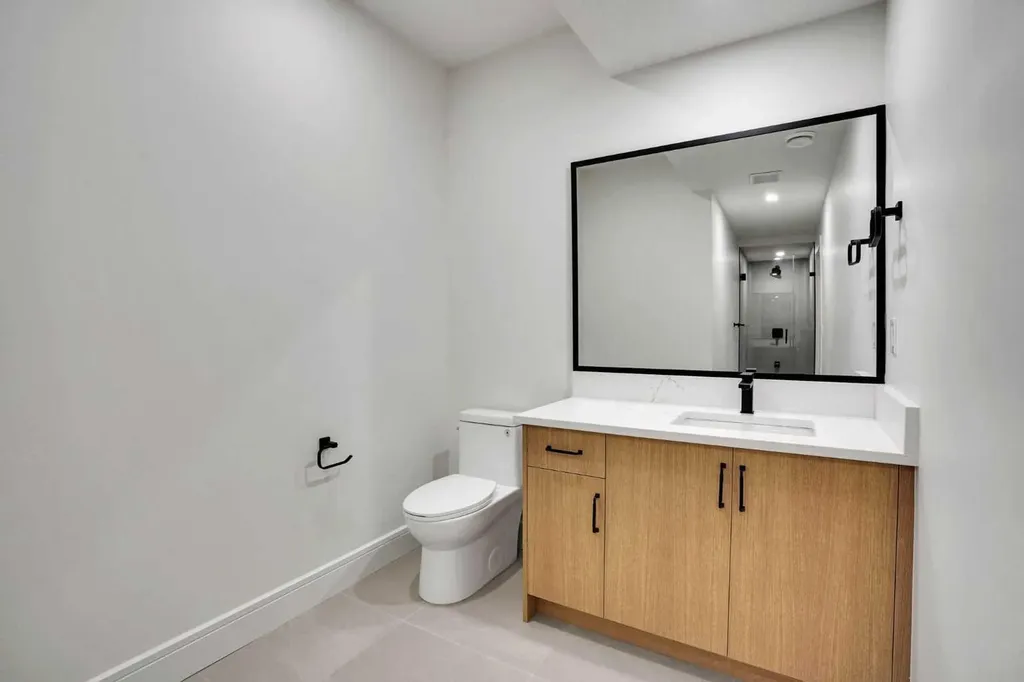 287 Waterford Road Chestermere AB T1X 3B3