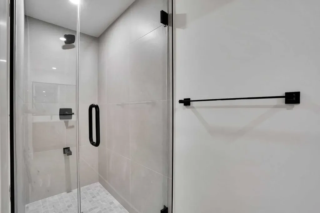 287 Waterford Road Chestermere AB T1X 3B3